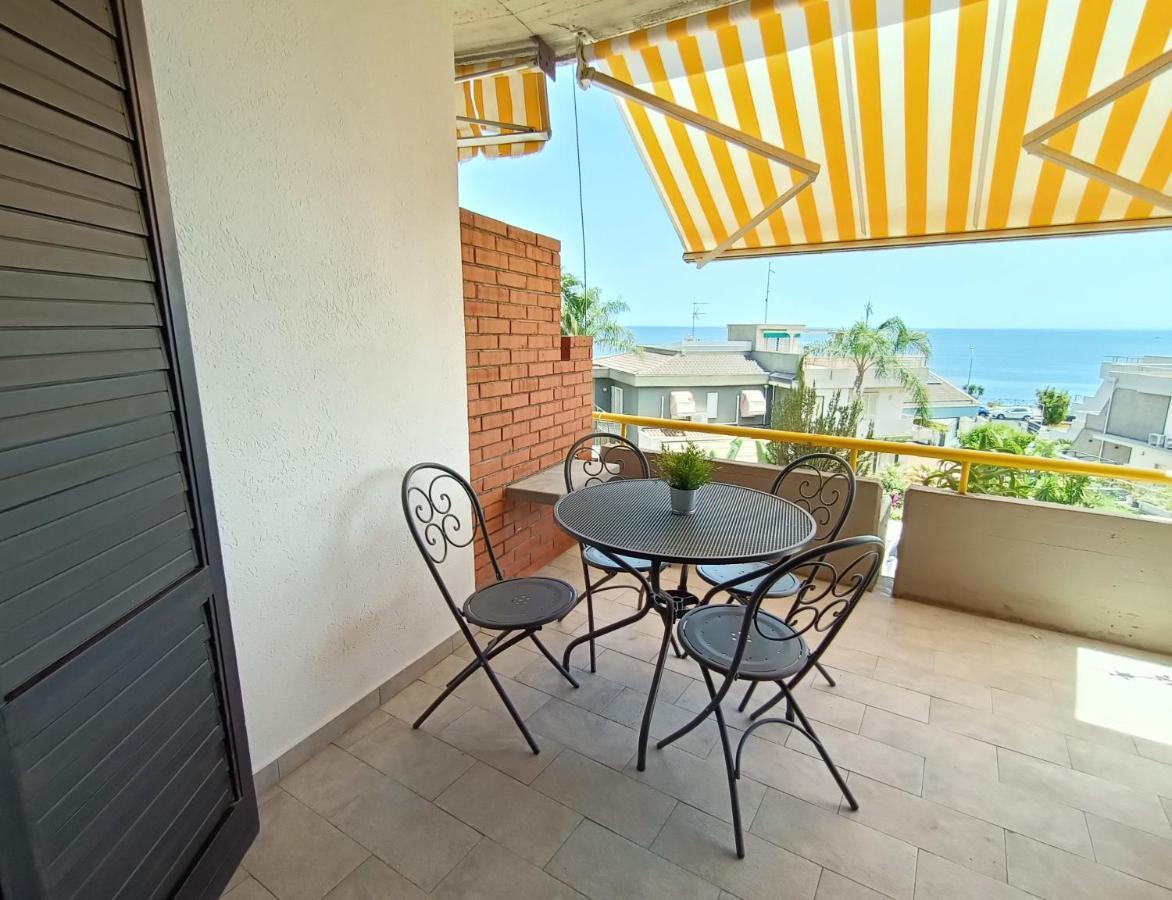 Venusilia Apartment - Free Parking Aci Castello Kültér fotó