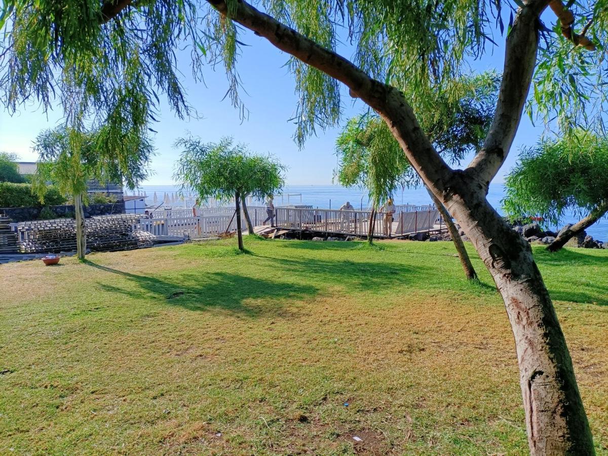 Venusilia Apartment - Free Parking Aci Castello Kültér fotó