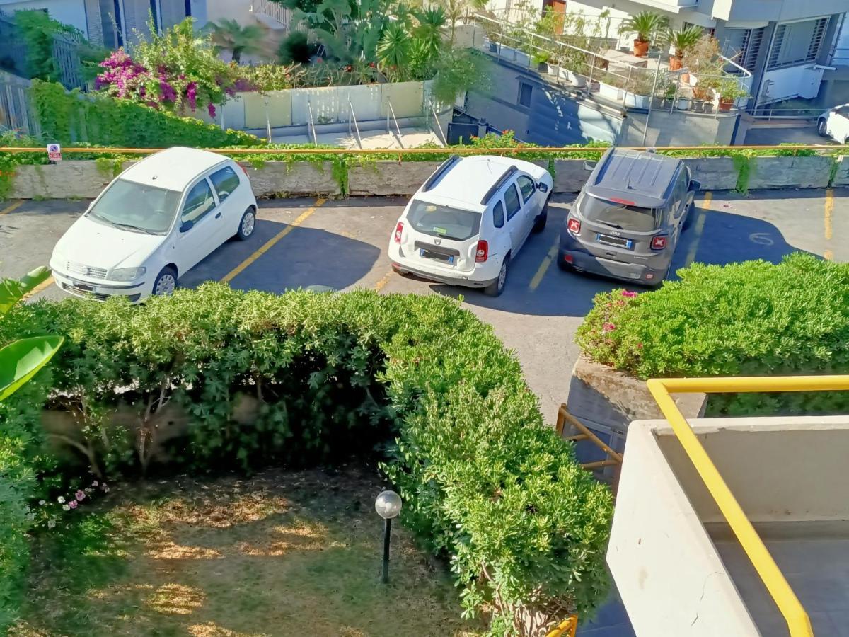 Venusilia Apartment - Free Parking Aci Castello Kültér fotó