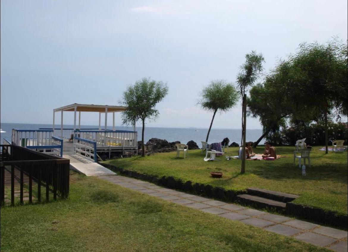 Venusilia Apartment - Free Parking Aci Castello Kültér fotó